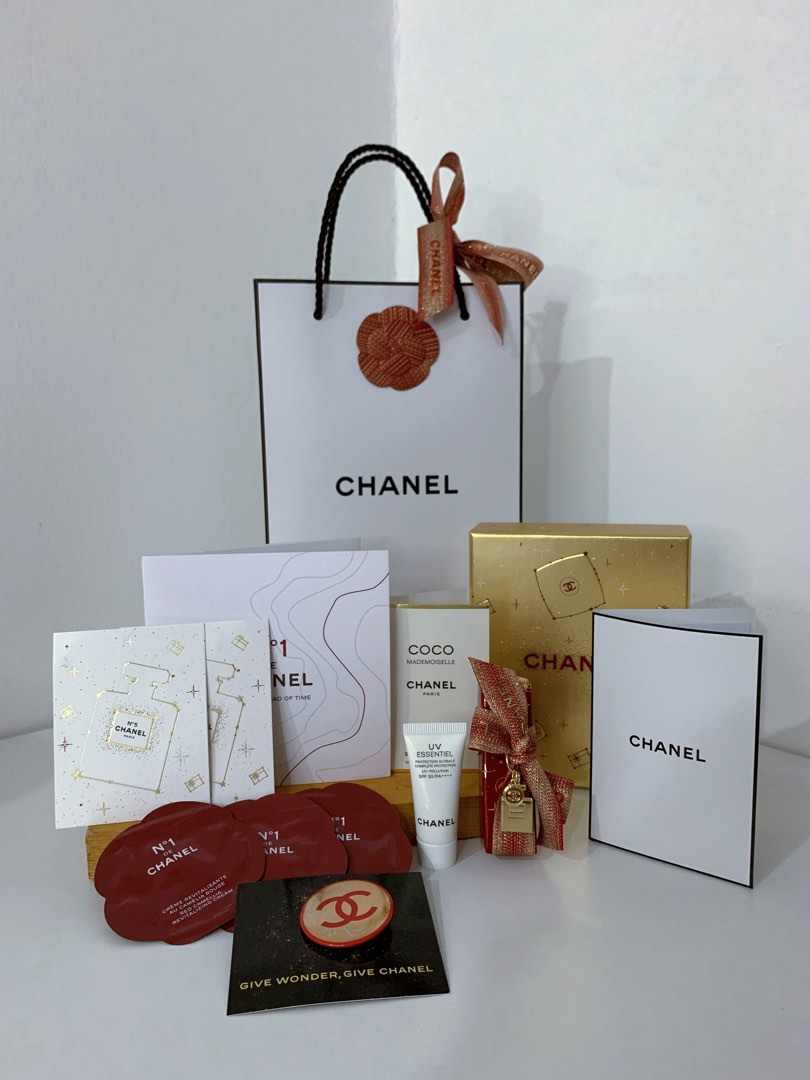 Chanel limited edition gold christmas 2022 packaging gift bag box