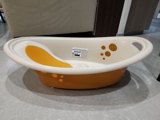 Brevi bath tub