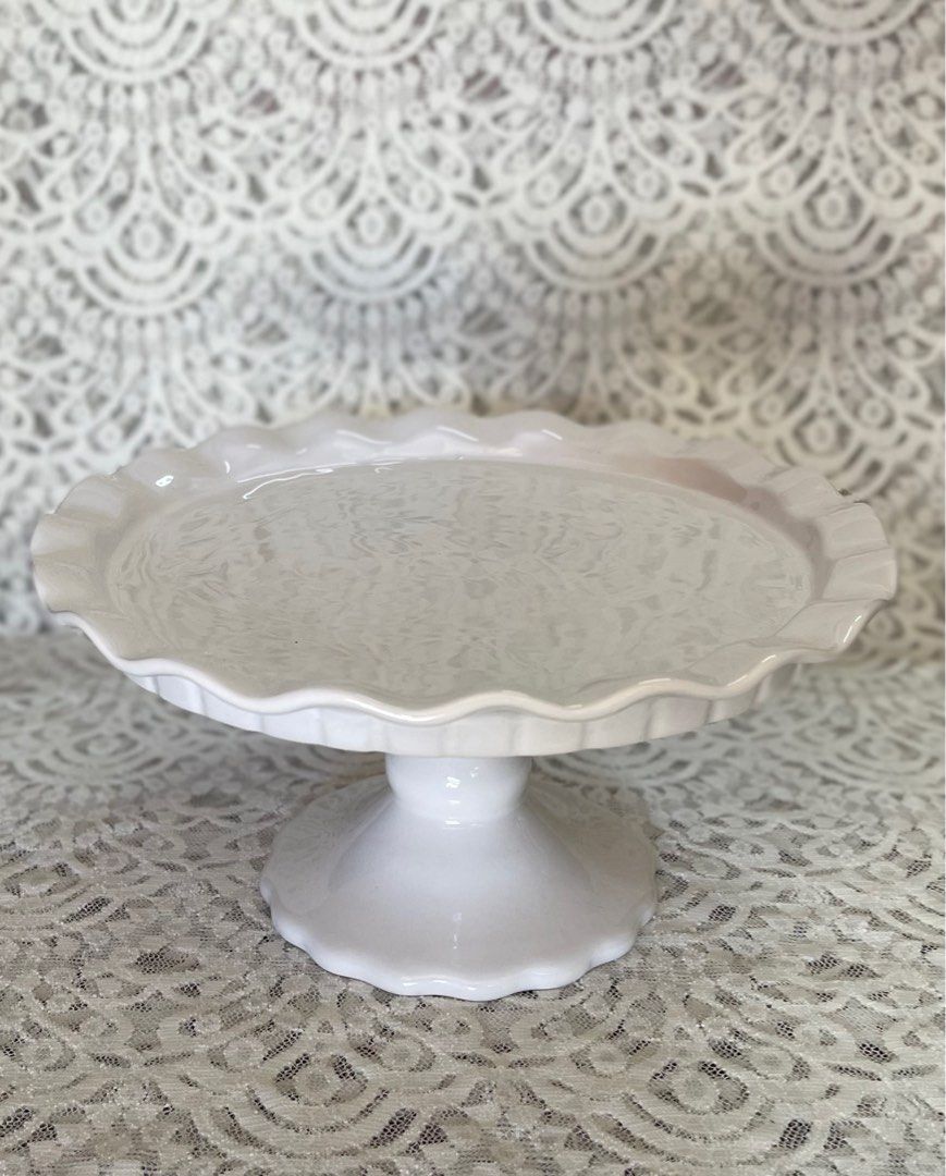 Ceramic Dessert/Mini Cake Stand (Category: Bakeware) located in Paranaque City. Submitted by vintagesoulmanila (Listing ID 1204271035, Image 1). Description: Measurements: *Diameter - 9 inches *Height - 4.5 inches.