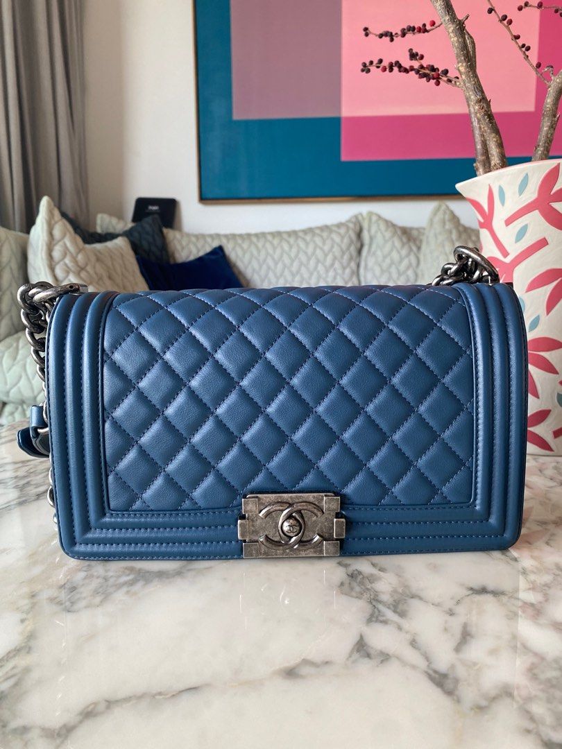 Dark blue chanel boy bag shop