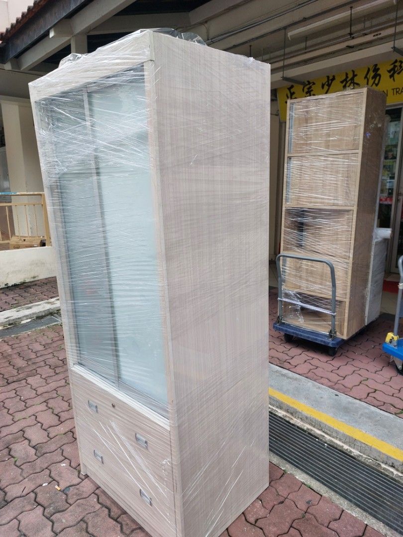 Cheap Van Relocation Movers service / Furniture Mover Delivery / Disposal / Room moving / last mile / Mover van / Single item mover / Mover Cheap / Mover service / Relocation / House Mover/ Office Items / Living Room / Room Rental relocation mover (Category: House Moving) located in Singapore. Submitted by T.E.Deliveryservices (Listing ID 1203596238, Image 2). Description: Providing Van moving service - Dismantle and assemble of Furniture - Dispo