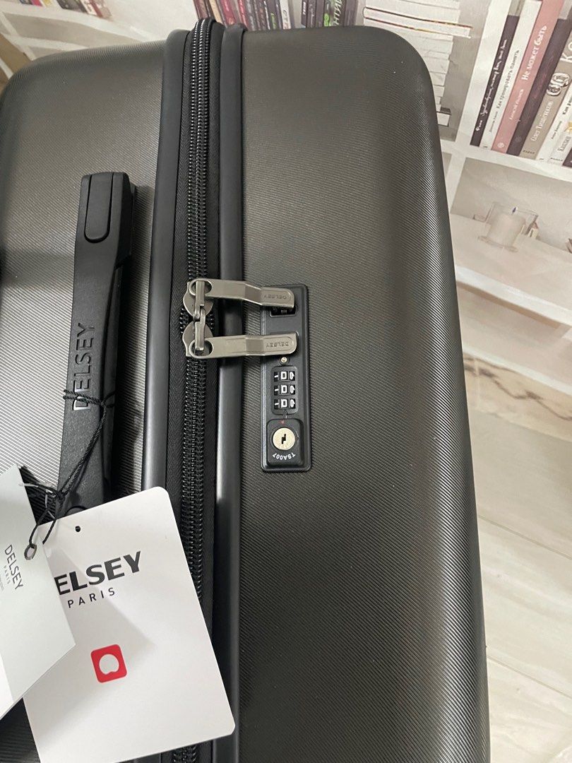 Delsey 30 吋行李箱旅行箱 Delsey 30 inch Luggage 50 x 76 x 30cm, 興趣及遊戲, 旅行, 旅遊