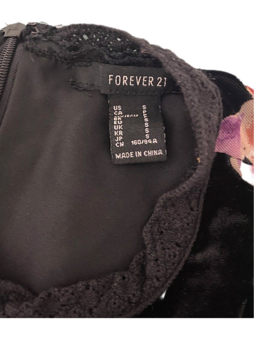 Forever 21 long sleeves dress (Category: Dresses) located in Manila. Submitted by theworldlygrocer (Listing ID 1204378075, Image 2). Description: .