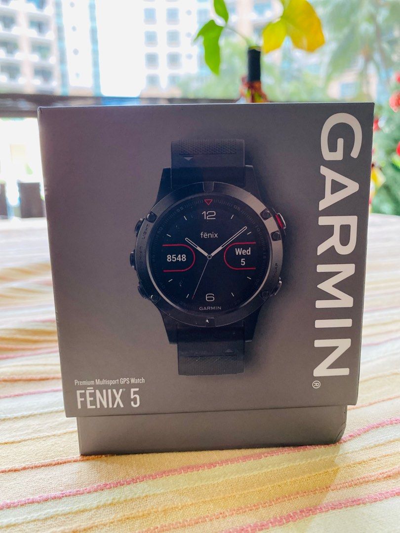 Garmin fenix 5 hotsell box