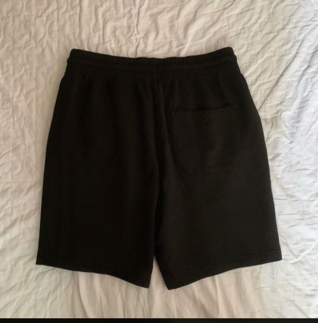 H and m black shorts discount