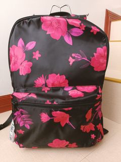 (Category: ) located in . Submitted by brandsforless00 (Listing ID 1204411997, Image 1). Description: .