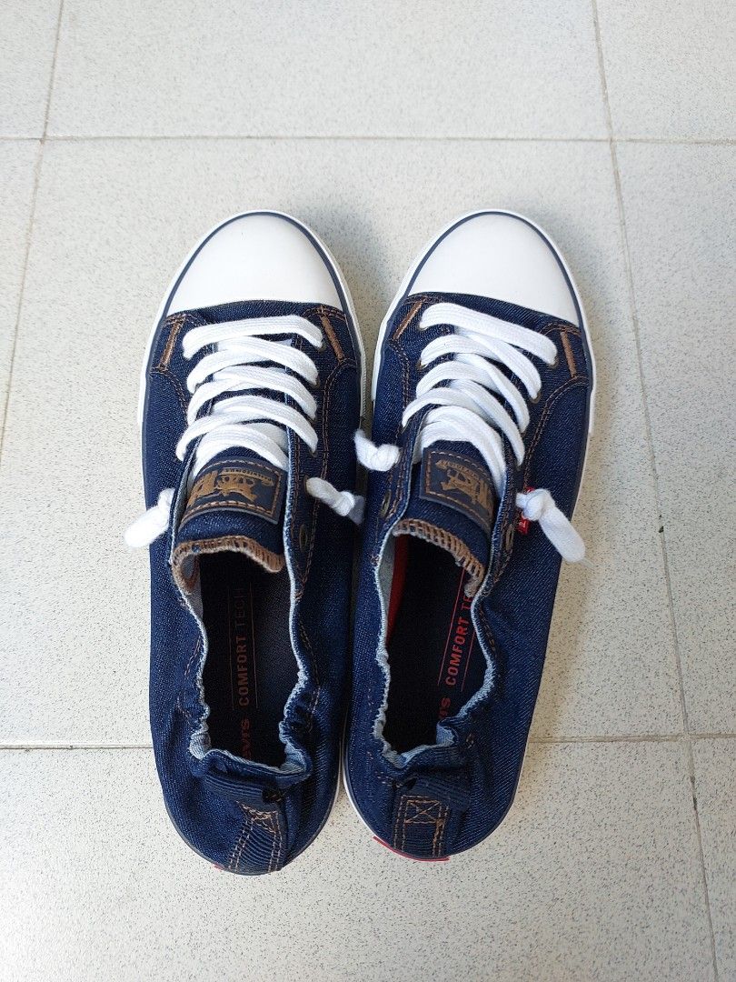 levi's slip on sneakers