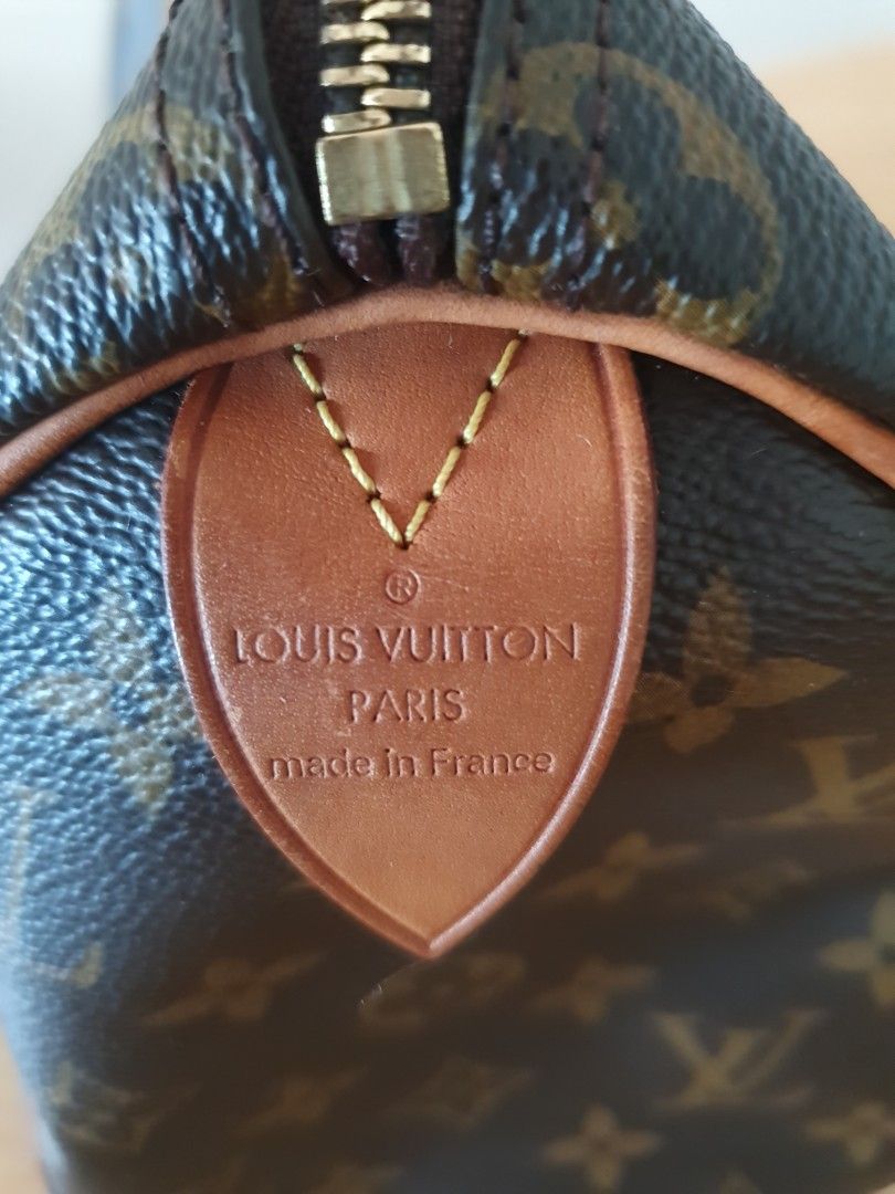 Louis Vuitton Monogram Speedy Size 25. DC: MB2138. Made in France. With  care cards, receipt, dustbag, lock & key and certificate of authenticity  from