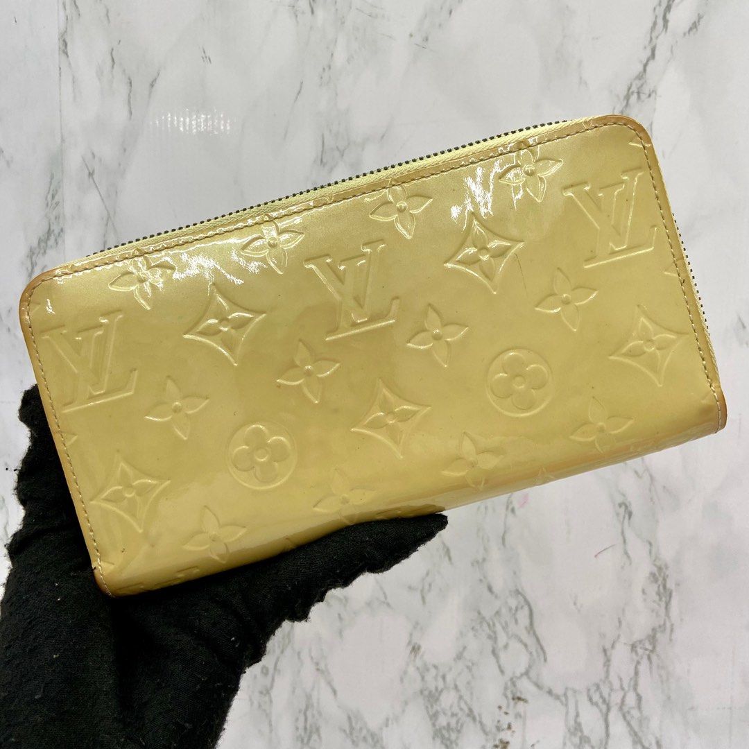 Louis Vuitton Vernis Wallet (Gold), Women's Fashion, Bags & Wallets, Wallets  & Card Holders on Carousell