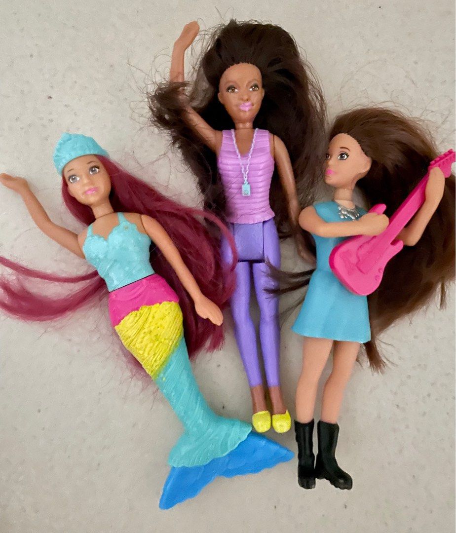 Mini Barbie Set (Category: Kids Toys) located in Manila. Submitted by my2ndedition (Listing ID 1204385764, Image 3). Description: Small size barbies. Selling as set. Nice collection for your little girl..