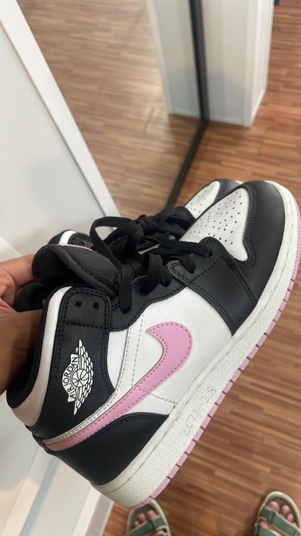 black pink jordan shoes