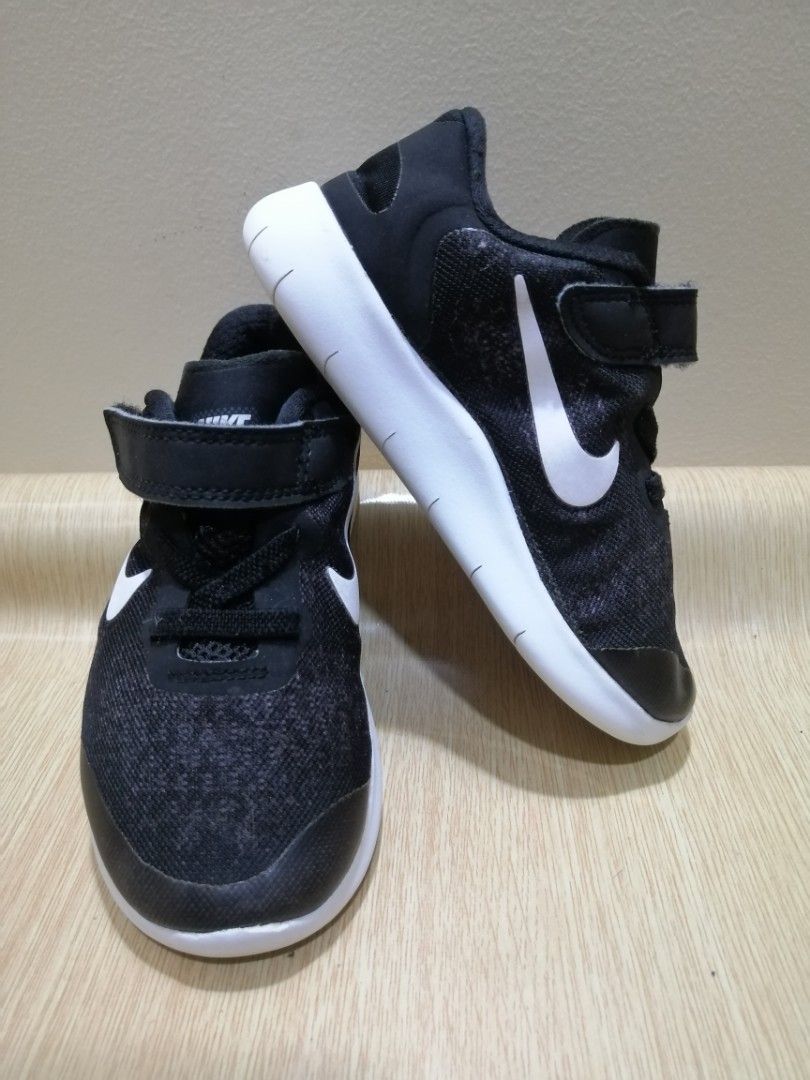 Nike kids size 9 top