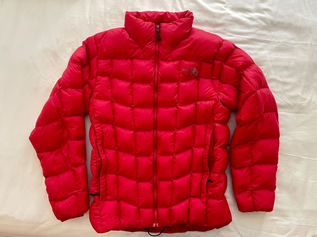 Red goose down jacket hot sale