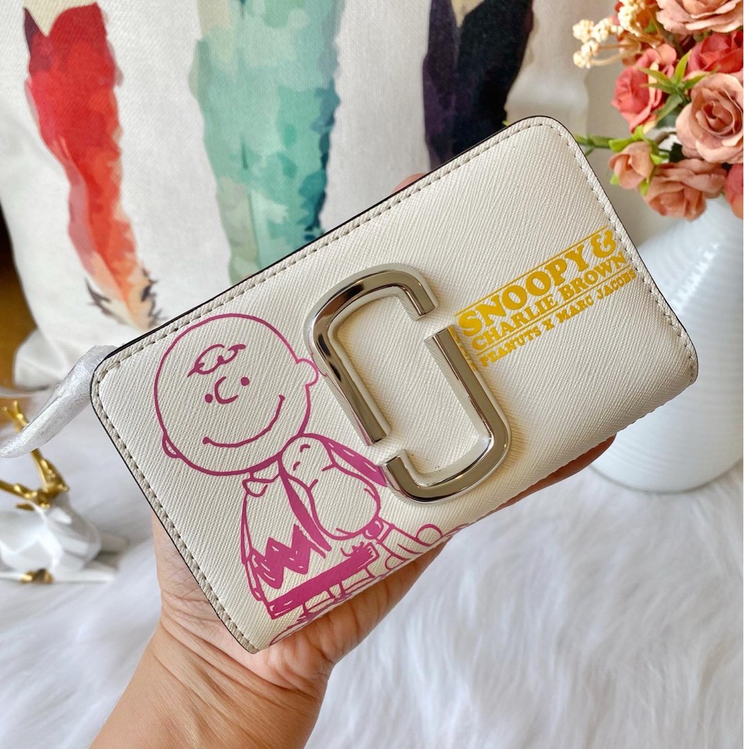 Marc jacobs snoopy wallet sales