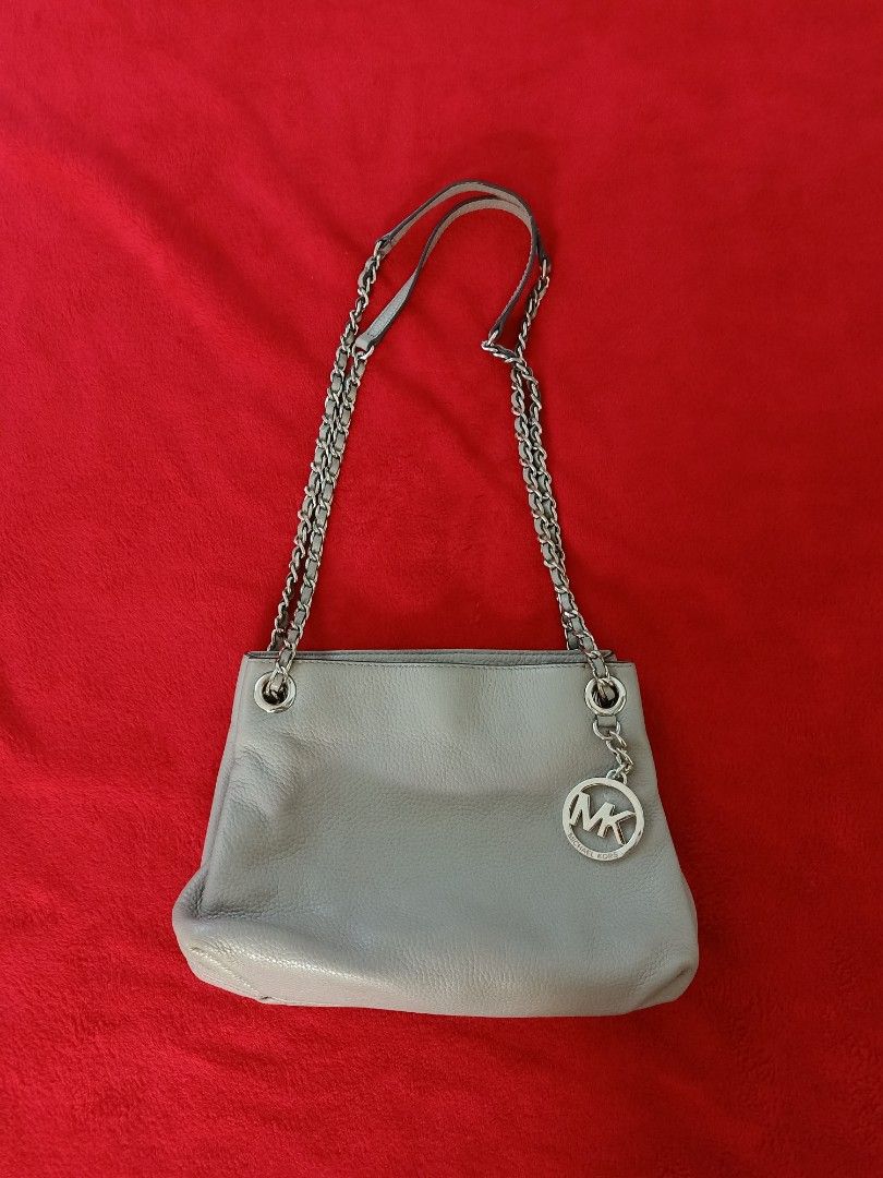 Original michael kors small leather gray shoulder bag for women, Women's  Fashion, Bags & Wallets, Shoulder Bags on Carousell