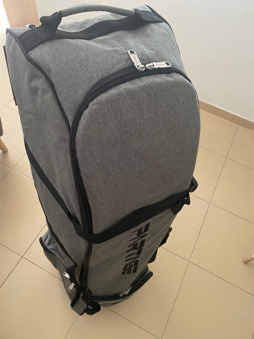 Partage golf travel bag, Sports Equipment, Sports & Games, Golf on