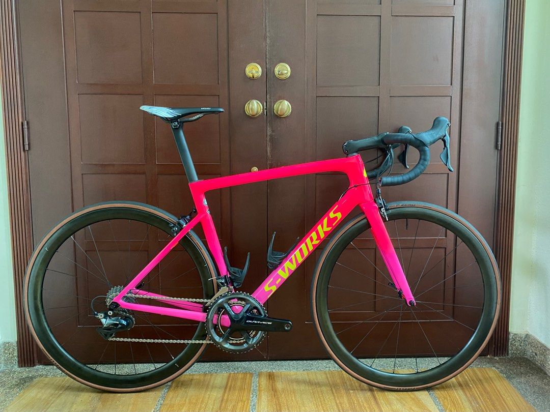 S works hot sale tarmac pink