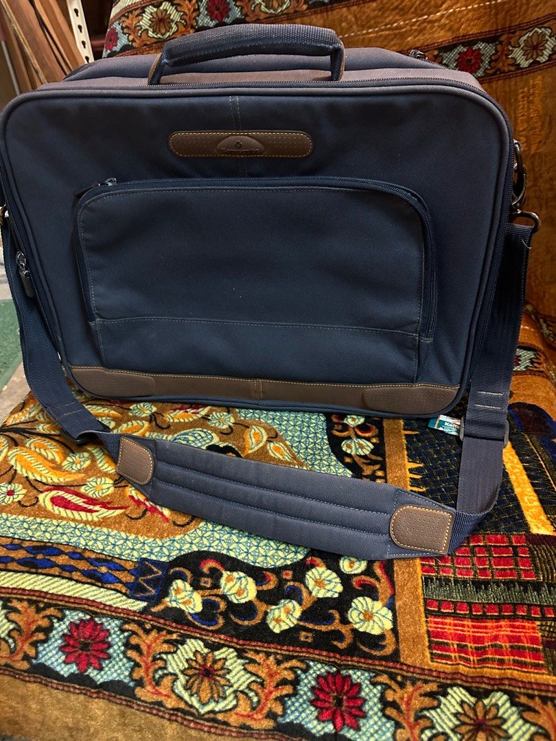 Samsonite document bag, Men's Fashion, Bags, Briefcases on Carousell