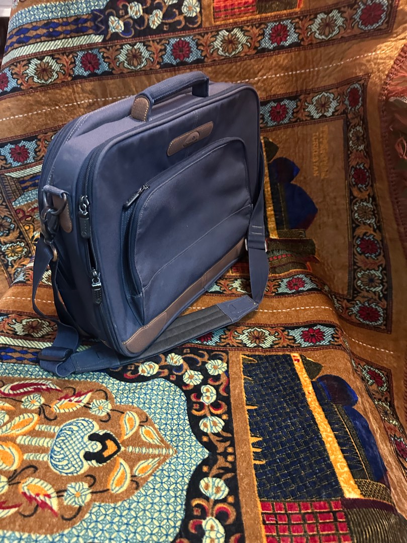 Samsonite document bag, Men's Fashion, Bags, Briefcases on Carousell