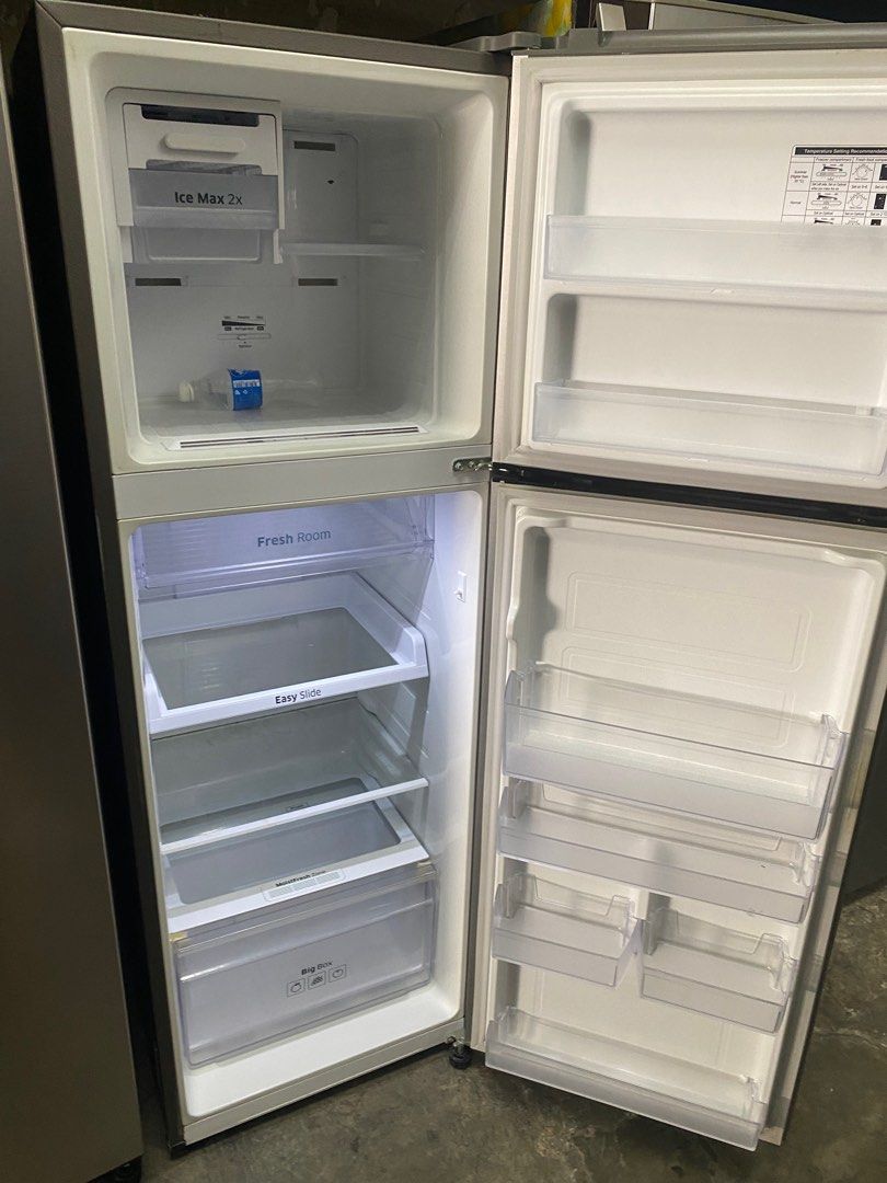 samsung digital inverter fridge inside