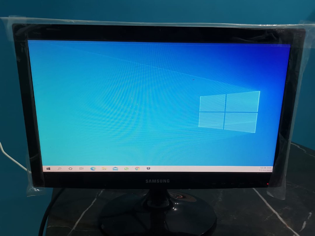 Samsung monitor, Computers & Tech, Desktops on Carousell