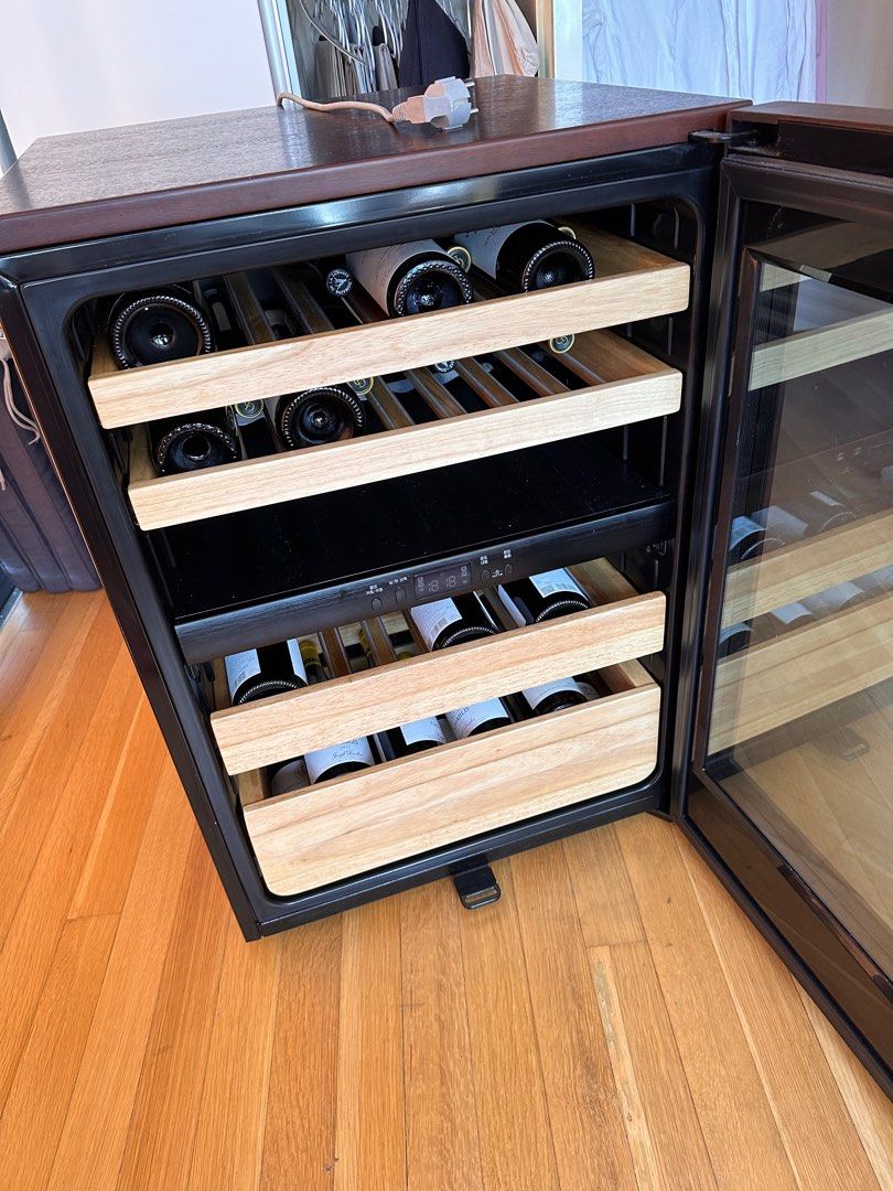 Samsung Wine Fridge, TV & Home Appliances, Kitchen Appliances, Wine