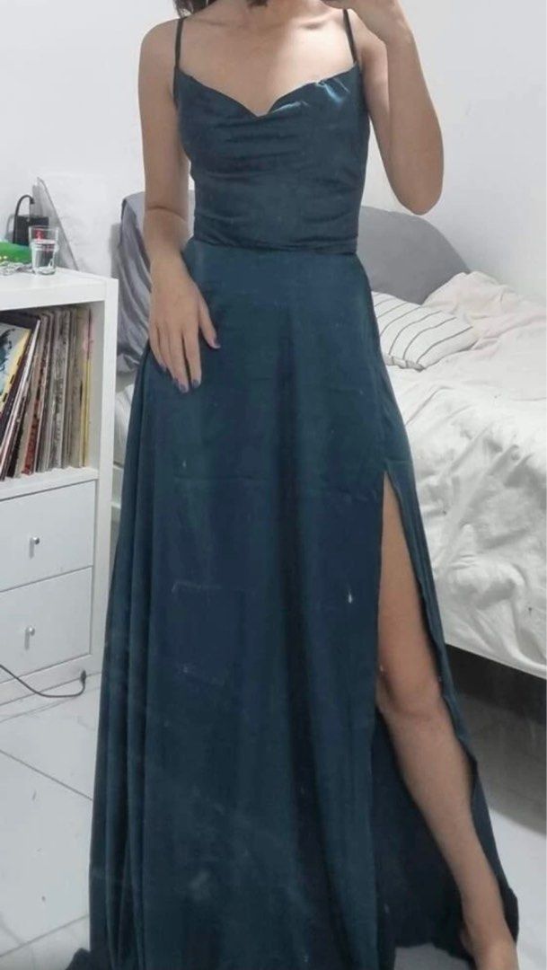 Shein long silk green dress (Category: Evening dresses & gowns) located in Baliuag. Submitted by beabadodee (Listing ID 1204350133, Image 2). Description: First three pics are from shein, third is the actual. Best fits medium-semi large mop: gcash mod: shopee co.