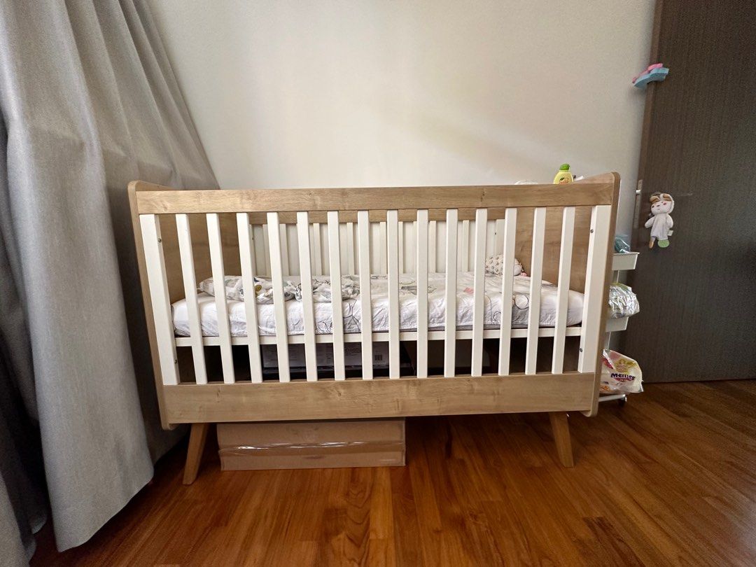 Silver Cross West Port Cot Bed, Babies & Kids, Baby Nursery & Kids