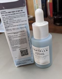 Skin1004 Madagascar Centella Hyalu cica brightening blue serum 30ml  like new 90%