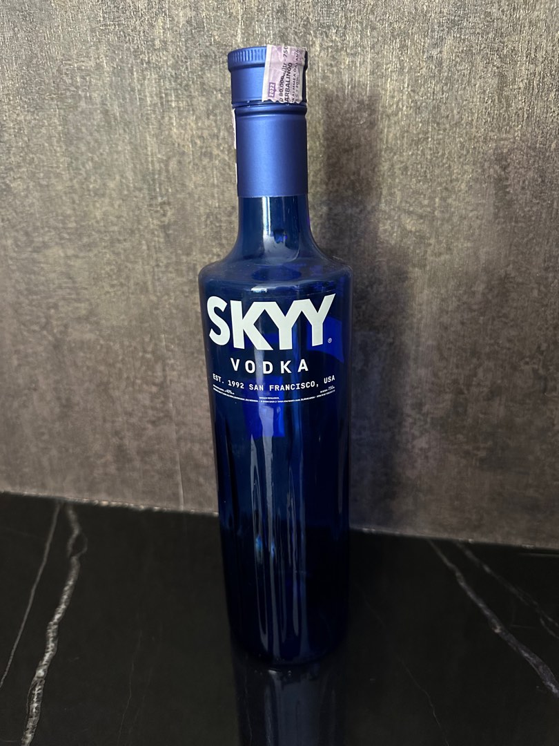 Skyy vodka botol bekas, Serba Serbi, Others di Carousell