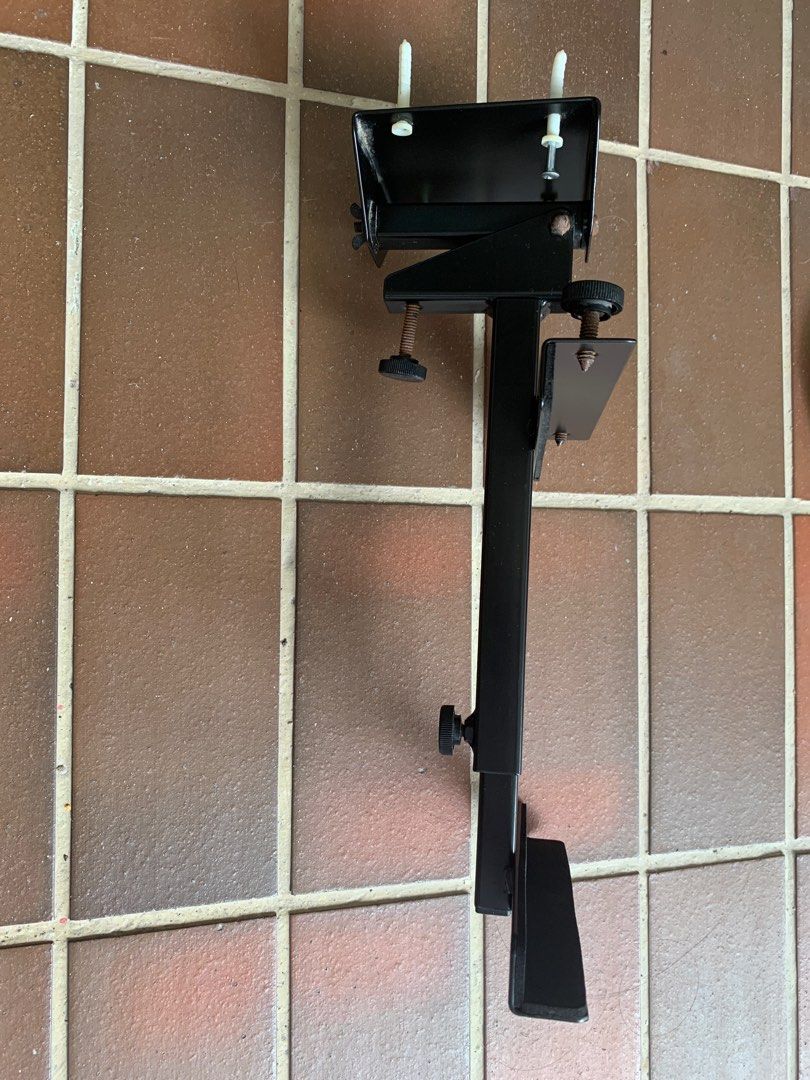 Speaker wall mountings - 2 pairs available. Price is per pair (2)