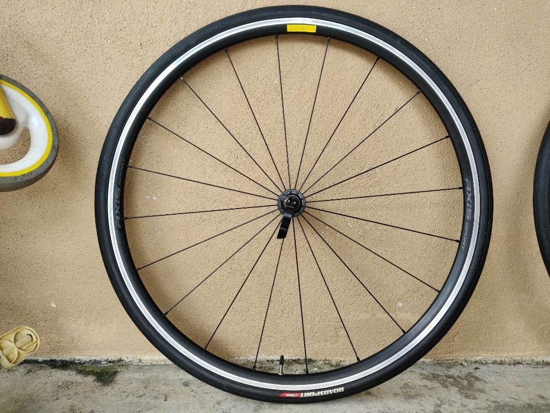 Specialized Axis Sport wheelset Specialized RoadSport Tyres