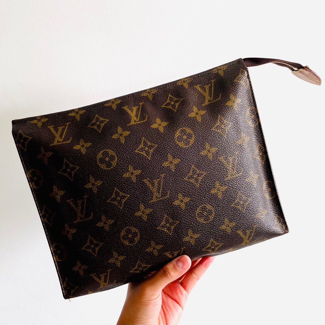 Louis Vuitton discontinued this pochette toilette 26 (toiletry pouch 2