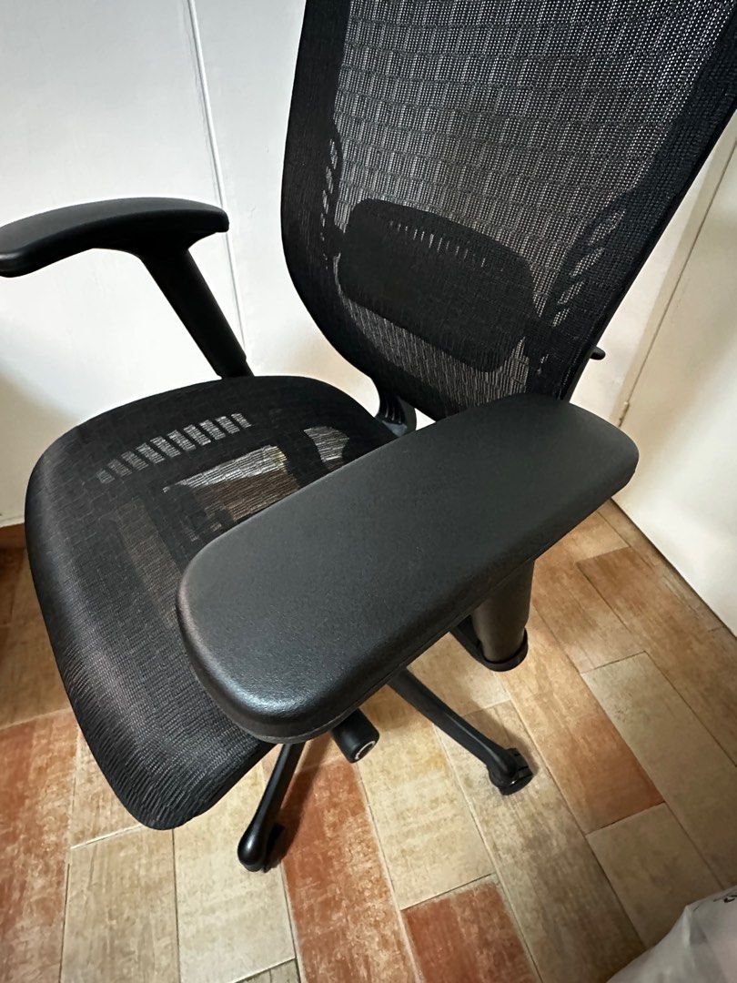 TakeaSeat Ergonomic Mesh Chair, Furniture & Home Living, Furniture