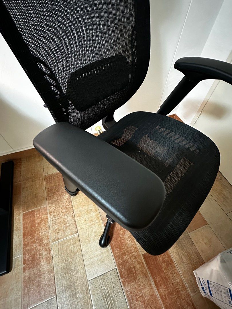 TakeaSeat Ergonomic Mesh Chair, Furniture & Home Living, Furniture