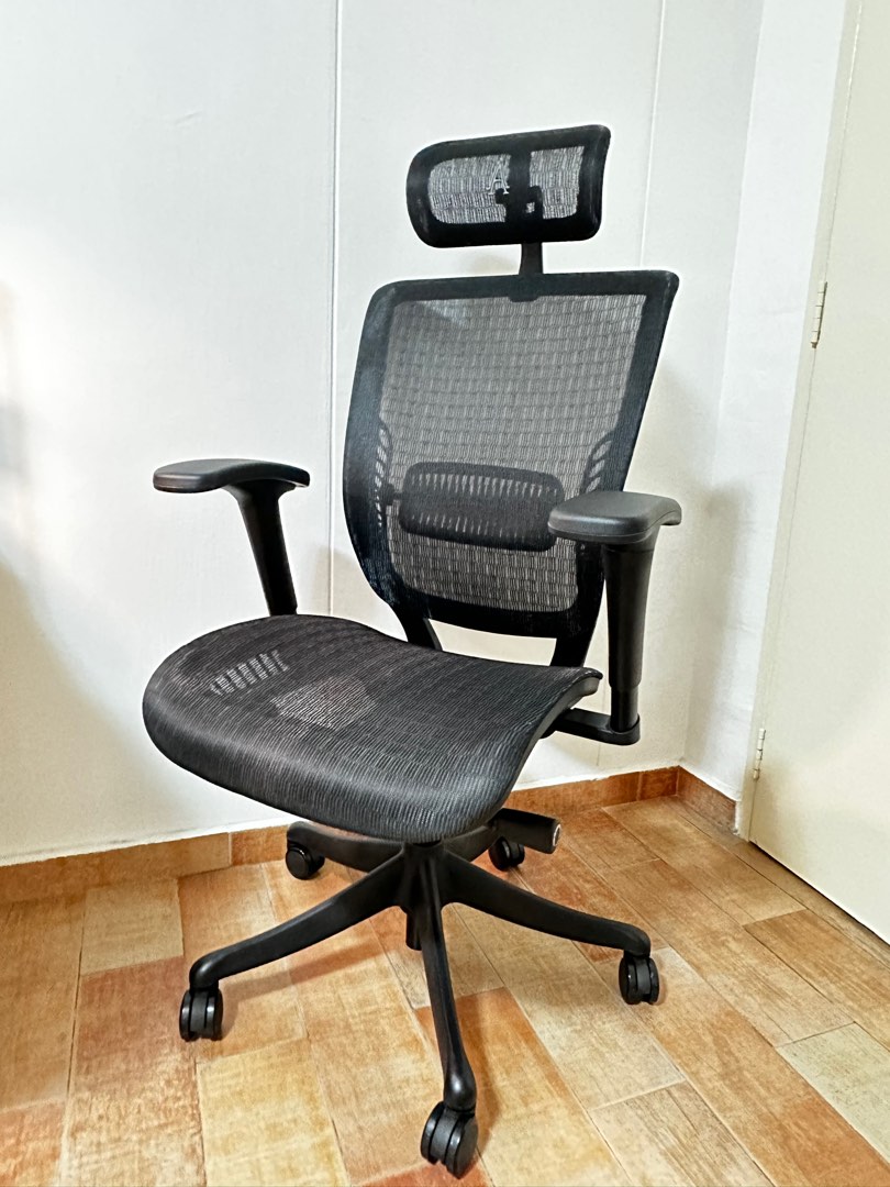 TakeaSeat Ergonomic Mesh Chair, Furniture & Home Living, Furniture