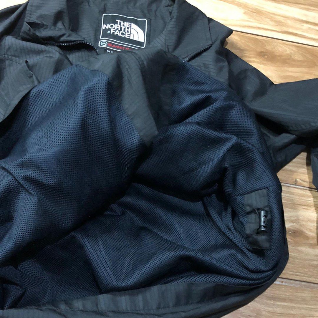 THE NORTH FACE PARASUT WB, Men's Fashion, Men's Clothes, Tops on Carousell