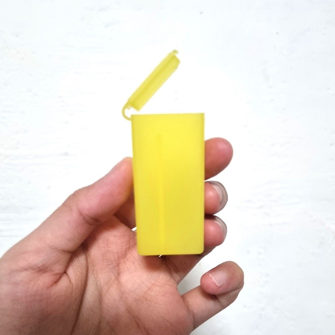 Tupperware Rectangular Flip Top Travel Toothbrush Cover Holder