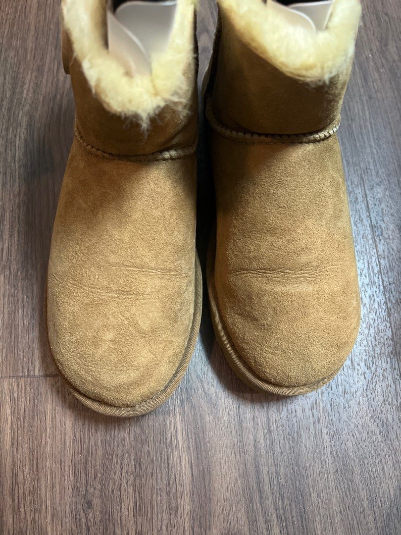 UGG W MINI BAILEY BUTTON II, Women's Fashion, Footwear, Boots on Carousell