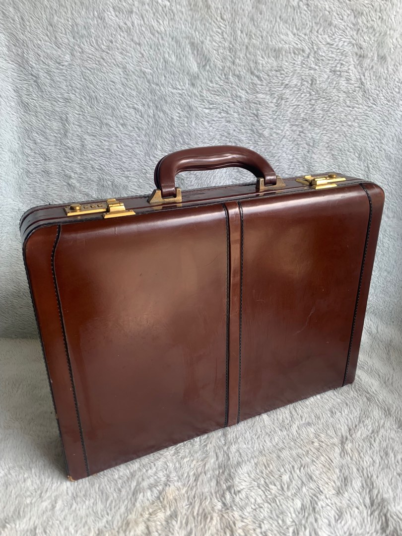 Vintage Briefcase Made in Italy w/number lock L17” H 13” W4”, Men's