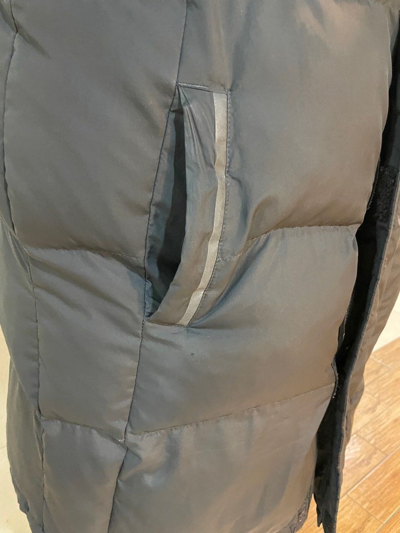 Winter Jacket (Category: Coats, Jackets and Outerwear) located in Singapore. Submitted by mickeymouss (Listing ID 1204302841, Image 4). Description: Puffy winter jacket, keep you super warm, there is sign of some small little holes and end of the zip holder chip off but can still zip or alternatively can use the Velcro. .