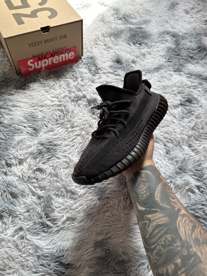 Yeezy 75 hotsell on feet black