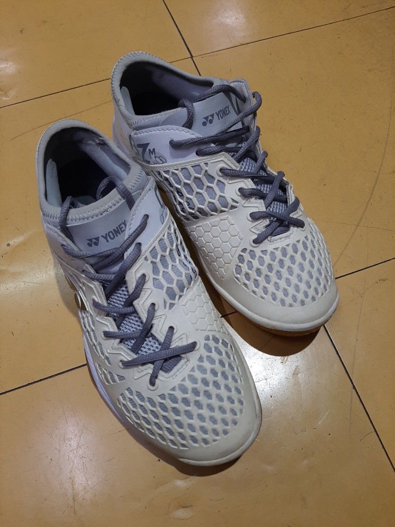 Yonex hotsell 03z white