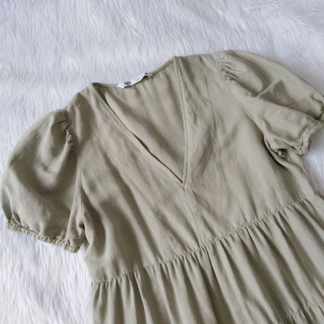 ZARA Puff Sleeve Tiered Dress in Khaki Green, Women's Fashion, Dresses
