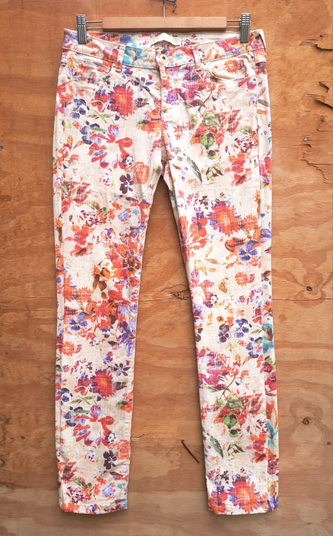 Zara Woman Floral Jeans Pants, Women's Fashion, Bottoms, Jeans & Leggings  on Carousell
