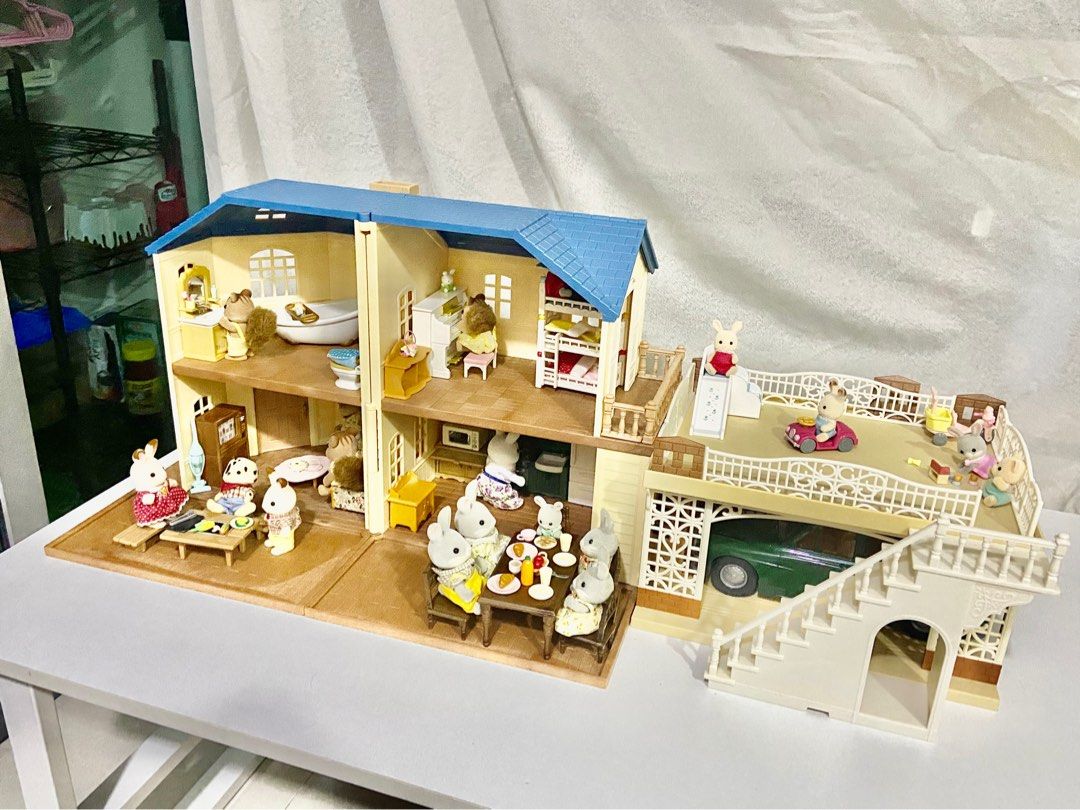 Sylvanian families house blue roof 2025