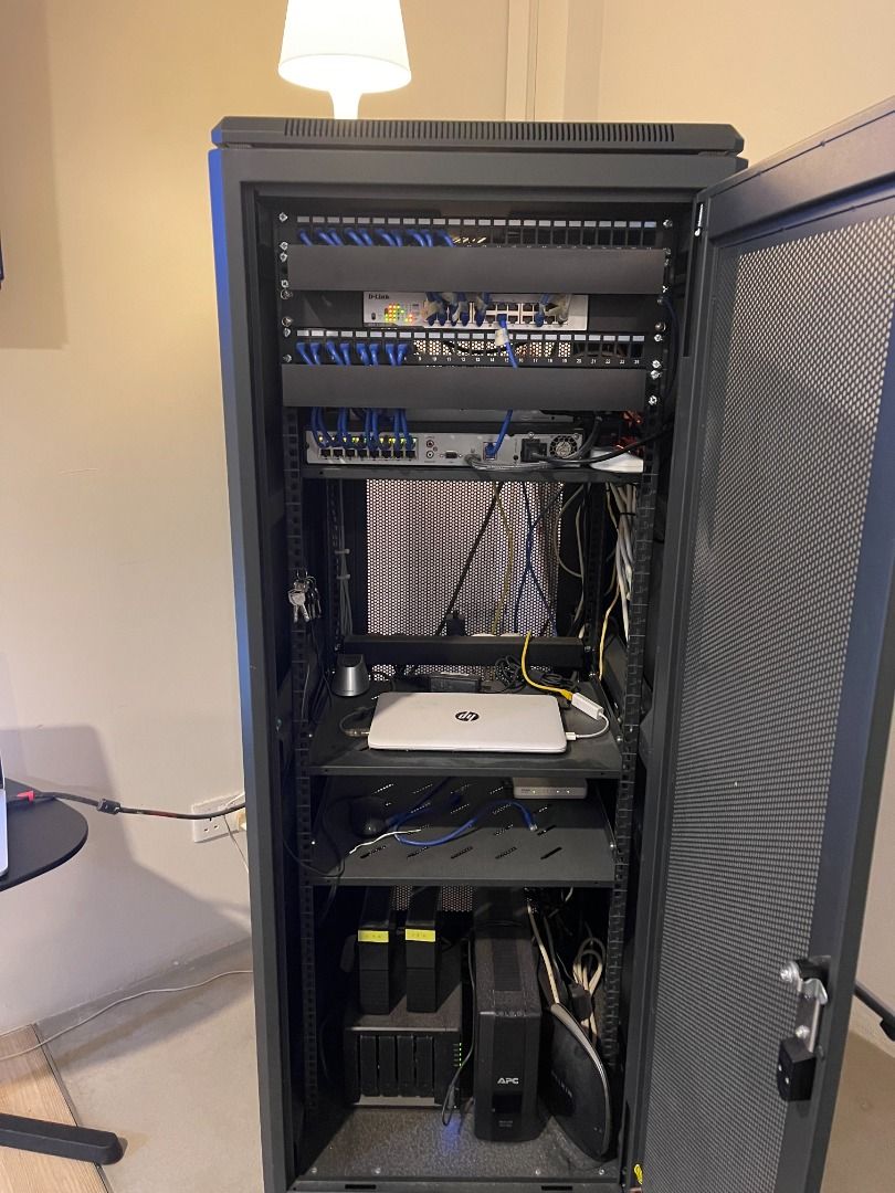 32U Server Equipment Rack Black (Collection only on 30/31 January 2023 ...
