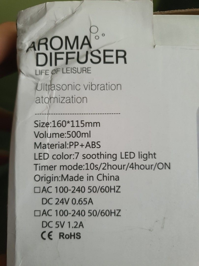 Aroma Diffuser (Category: Home Fragrance) located in Singapore. Submitted by chris-tof (Listing ID 1204455889, Image 2). Description: Description as in the picture.