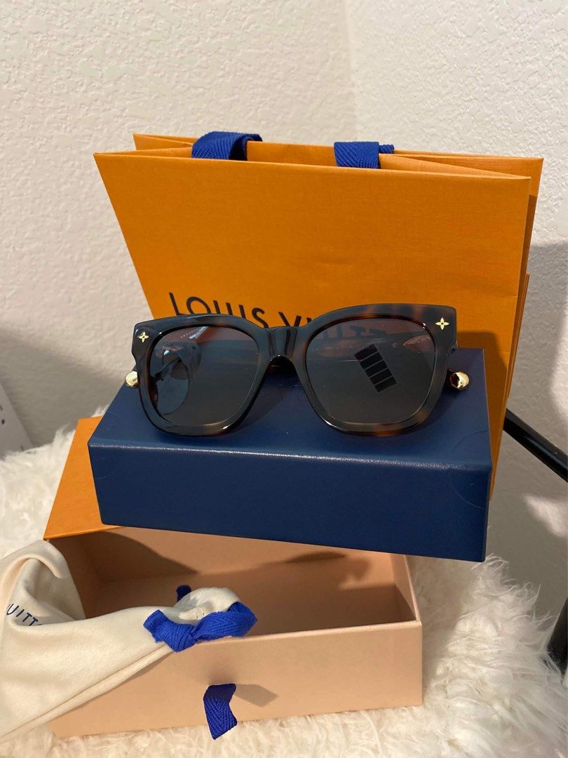 Auth LV sunglasses LAYAWAY (Category: Luxury Accessories) located in Manila. Submitted by whemc (Listing ID 1204423359, Image 1). Description: Layaway until april.