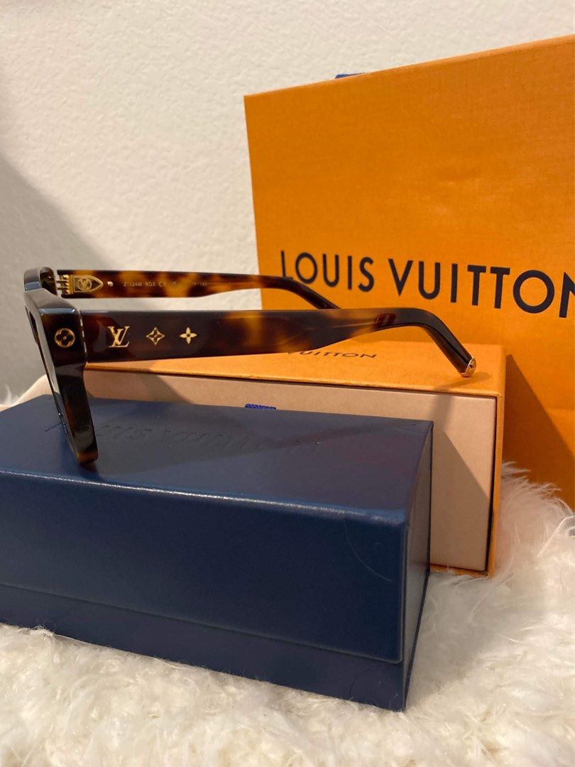 Auth LV sunglasses LAYAWAY (Category: Luxury Accessories) located in Manila. Submitted by whemc (Listing ID 1204423359, Image 3). Description: Layaway until april.